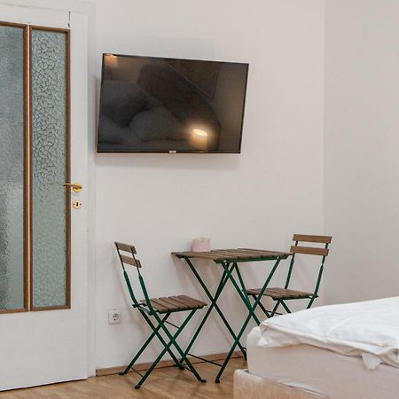 Budget City Stay - Near Wiener Stadthalle Ideal For Longstays Dış mekan fotoğraf