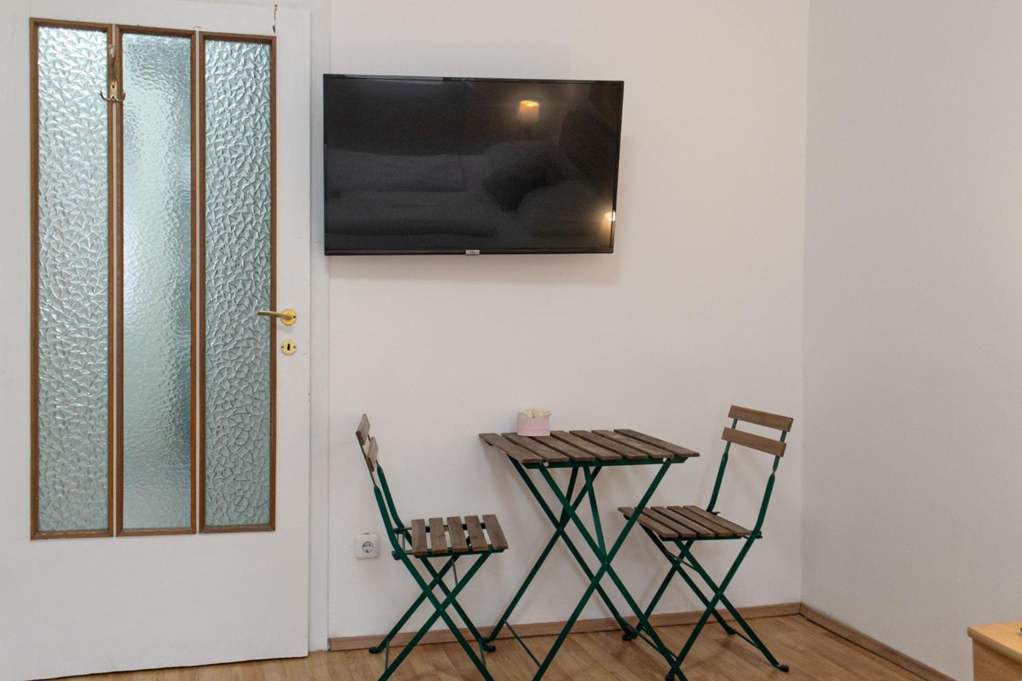 Budget City Stay - Near Wiener Stadthalle Ideal For Longstays Dış mekan fotoğraf