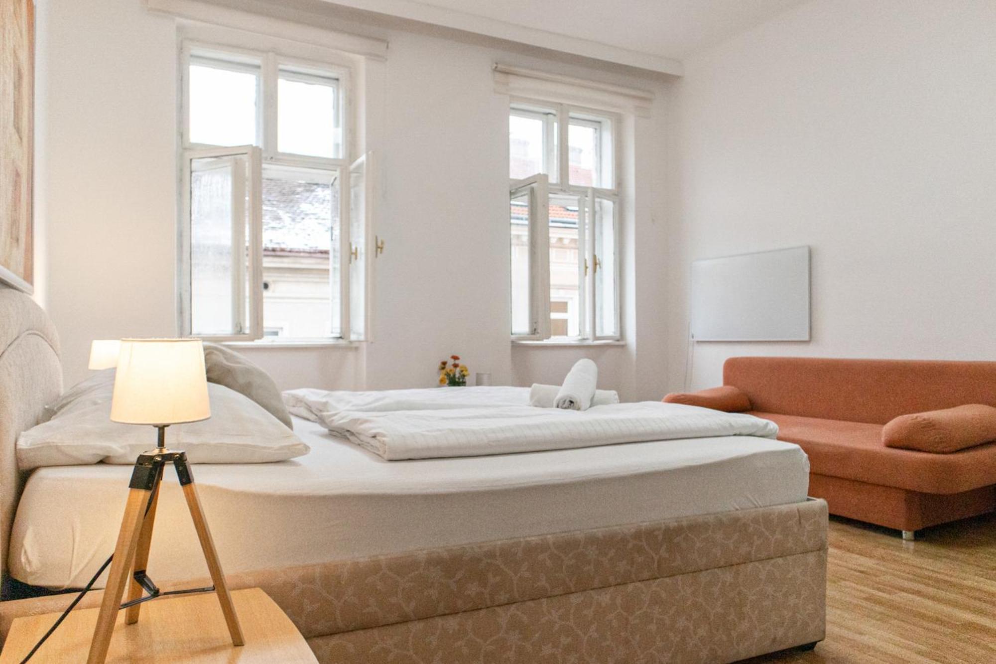 Budget City Stay - Near Wiener Stadthalle Ideal For Longstays Dış mekan fotoğraf